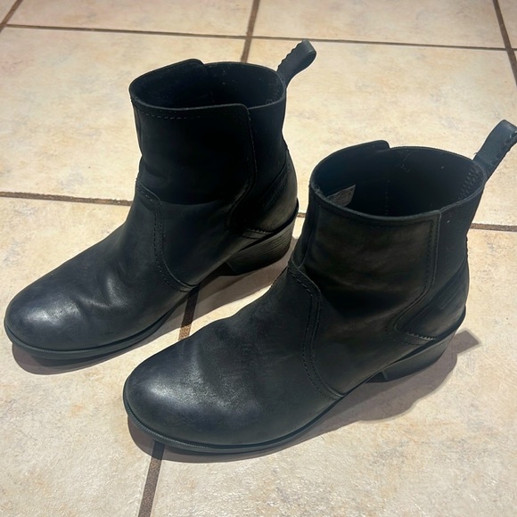 TEVA ANAYA CHELSEA WATERPROOF BLACK BOOTS - Picture 2 of 6